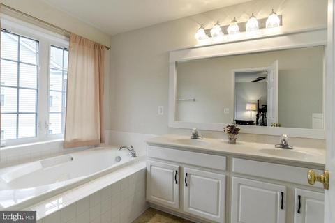 3402 Oakham Mount Dr, Triangle, VA 22172 photo 14