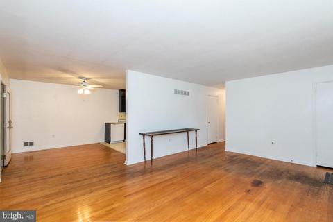 615 Eliot Rd, Pasadena, MD 21122 photo 3