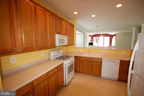 16081 Dancing Leaf Pl, Dumfries, VA 22025 photo 3