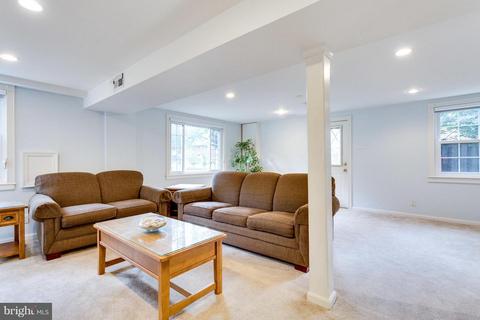 7643 Long Pine Dr, Springfield, VA 22151 photo 17
