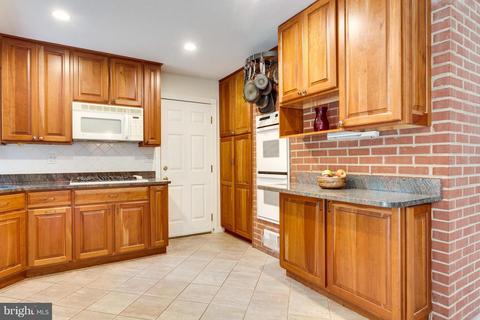 7643 Long Pine Dr, Springfield, VA 22151 photo 9