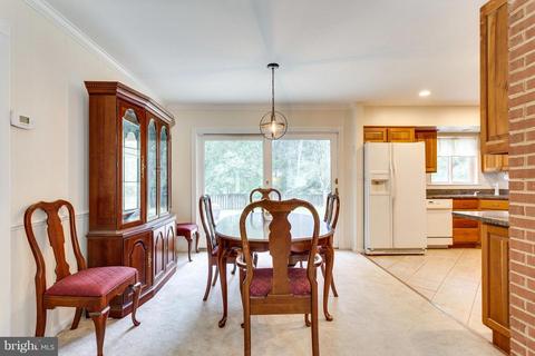 7643 Long Pine Dr, Springfield, VA 22151 photo 6