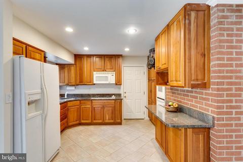 7643 Long Pine Dr, Springfield, VA 22151 photo 8