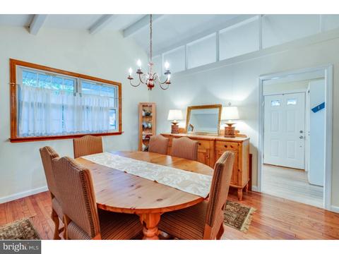 910 Cedar St, Riverton, NJ 08077 photo 7