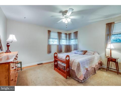 910 Cedar St, Riverton, NJ 08077 photo 11