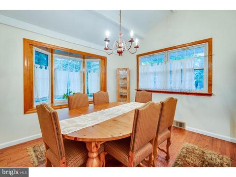 910 Cedar St, Riverton, NJ 08077 photo 6