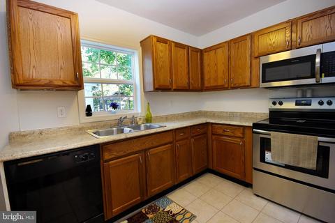 605 Lakeside Dr, Salisbury, MD 21801 photo 3