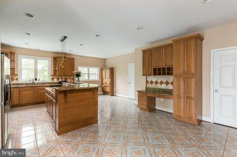 5901 Amherst Ave, Springfield, VA 22150 photo 5