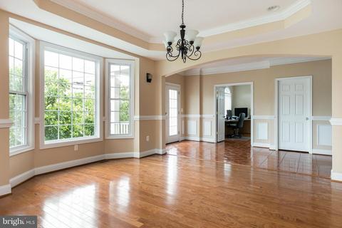 5901 Amherst Ave, Springfield, VA 22150 photo 2