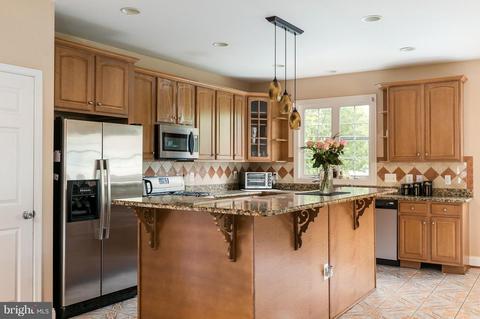 5901 Amherst Ave, Springfield, VA 22150 photo 4