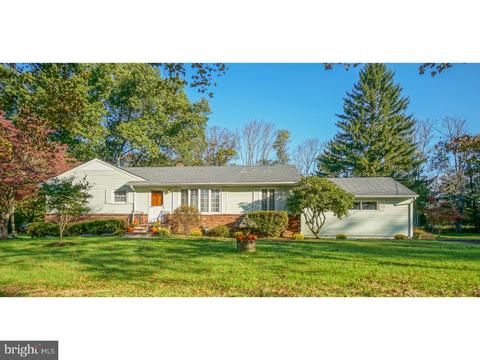 4 Apache Dr, Pennington, NJ 08534 photo 1