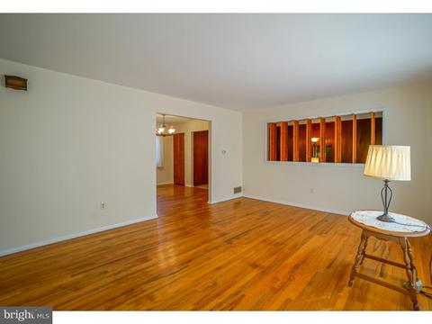 4 Apache Dr, Pennington, NJ 08534 photo 5