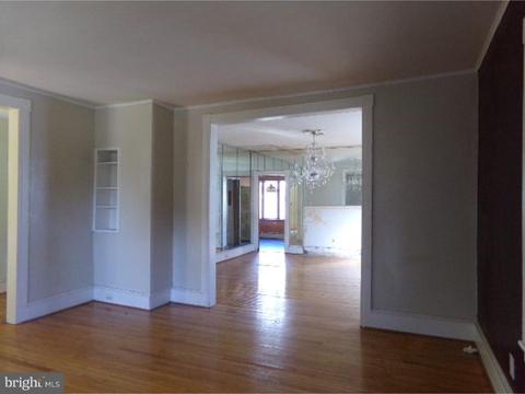 9 N Oak Ave, Pitman, NJ 08071 photo 3