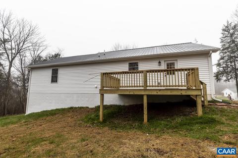 282 George James Loop, Radiant, VA 22732 photo 4