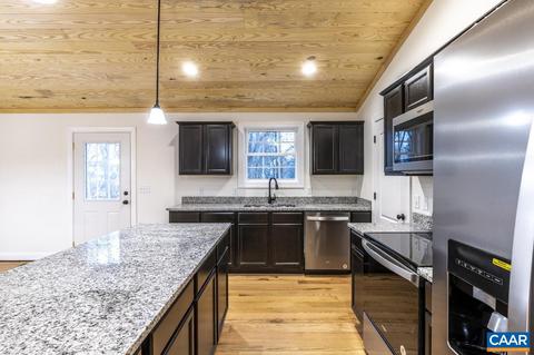 282 George James Loop, Radiant, VA 22732 photo 28