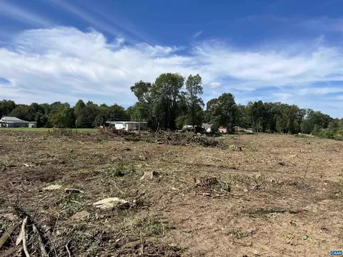 Virginia Ave, Mineral, VA 23117