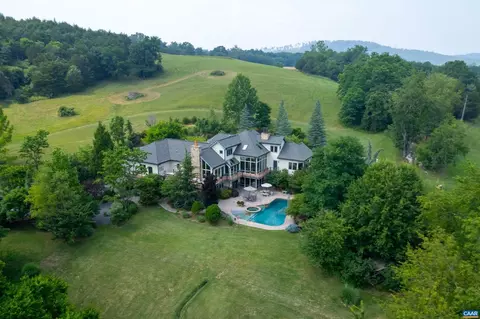 310 Lingonberry Ln, Rockbridge Baths, VA 24473