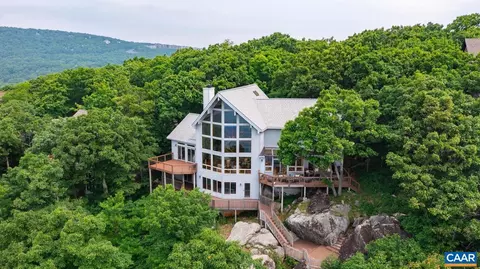 232 Blackrock Cir, Roseland, VA 22967