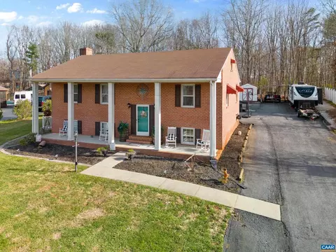 397 Woodland Dr, Madison Heights, VA 24572
