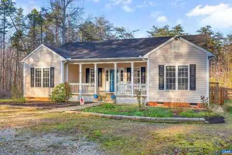 292 Willow Farm Ln, Bumpass, VA 23024