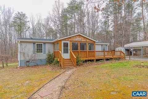 137 Ivy Ln, Louisa, VA 23093