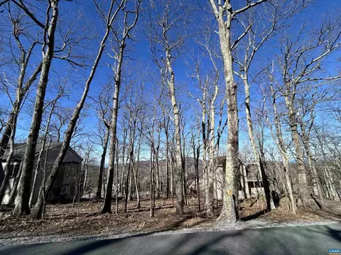 421 Blackrock Dr #17, Wintergreen Resort, VA 22967