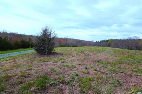 rolling hills ln, Scottsville, VA 24590
