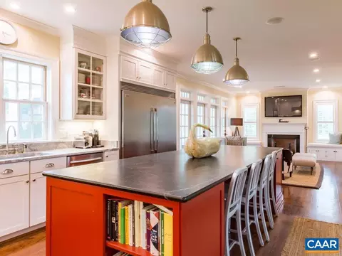 505 Rocks Farm Dr, Charlottesville, VA 22903