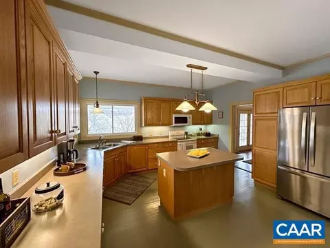 3334 Brownsburg Tpke, Raphine, VA 24472 photo 11