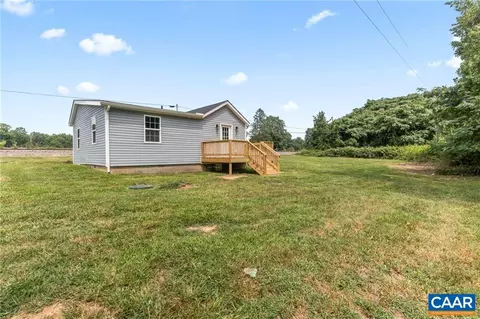 11 Sacred Heart Ave, Mineral, VA 23117