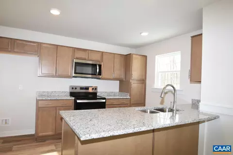 40 Riverside Dr #LM 48/6, Palmyra, VA 22963