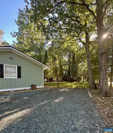 12 Highland Rd, Palmyra, VA 22963 photo 4