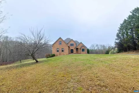 Exterior - 4654 Roaring Run Rd, Goode, VA 24556 photo 10 of 13