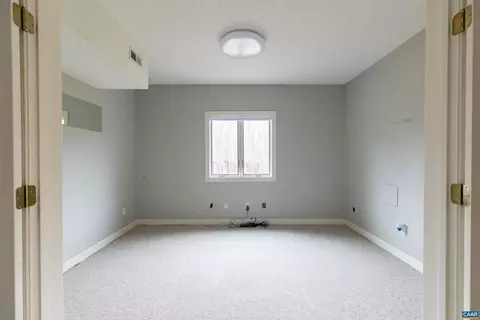 Bedroom - 4654 Roaring Run Rd, Goode, VA 24556 photo 10 of 10