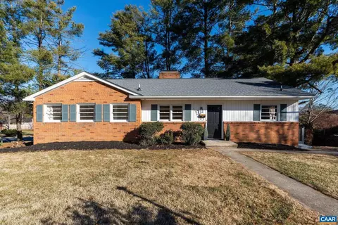 1863 S Talbott Pl, Waynesboro, VA 22980
