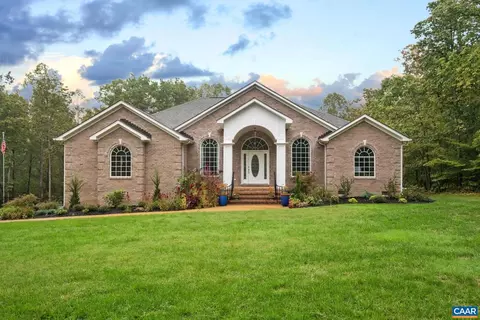 82 Creek Rd, Louisa, VA 23093