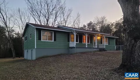 916 Hensley Rd, Mineral, VA 23117