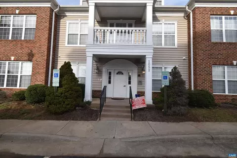 1052 Glenwood Station Ln #104, Charlottesville, VA 22901