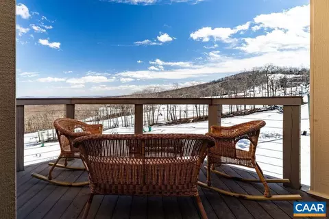947 Diamond Hill Condos, Roseland, VA 22967