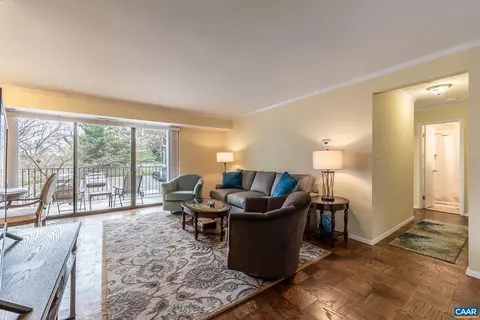 511 N 1st St #313, Charlottesville, VA 22902