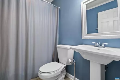 Bath - 534 Jefferson Dr, Palmyra, VA 22963 photo 1 of 2
