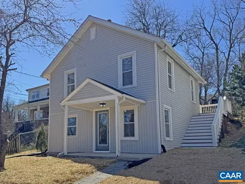 958 Kinzley Ct, Staunton, VA 24401