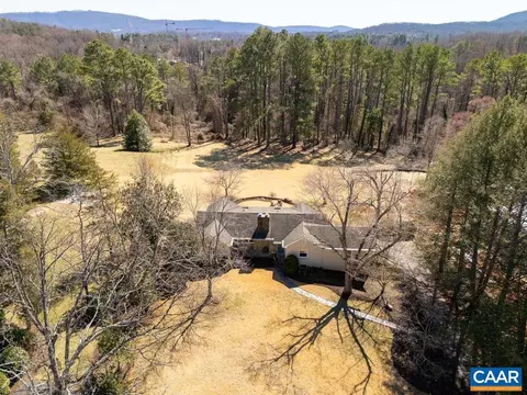 15 Orchard Rd, Charlottesville, VA 22903