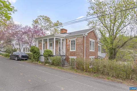 521 Harrison St, Scottsville, VA 24590