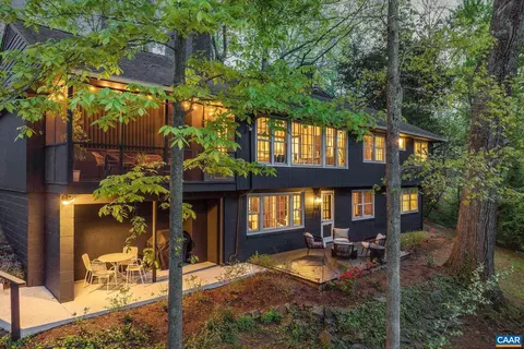 2621 Jefferson Park Cir, Charlottesville, VA 22903