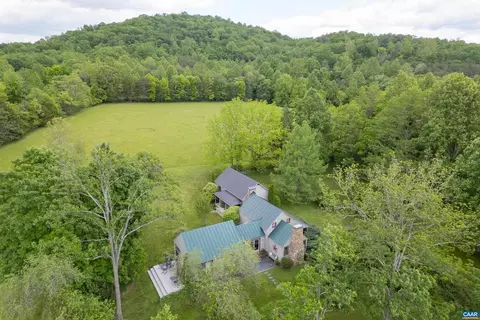 7122 Harris Mountain Ln, Dyke, VA 22935