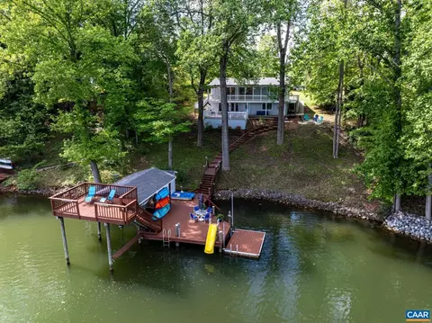 127 Hearthside St, Moneta, VA 24121
