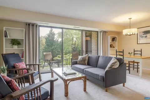 511 N 1st St #411, Charlottesville, VA 22902