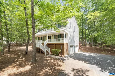 1 W Lake Forest Dr, Palmyra, VA 22963