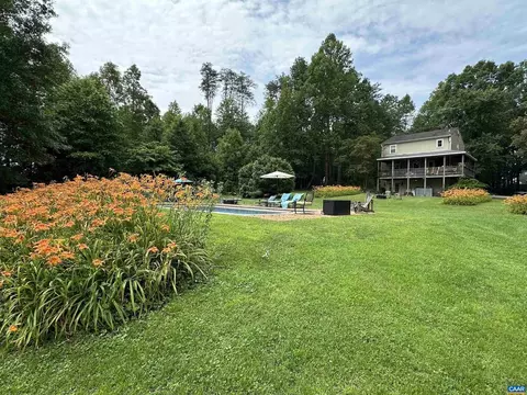 604 Coles Rolling Rd, Scottsville, VA 24590